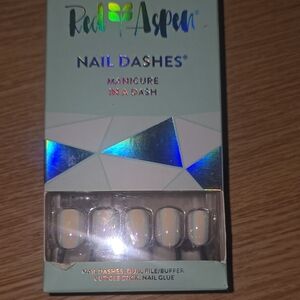 Red Aspen Nail Dashes - Cream Press-On Nails